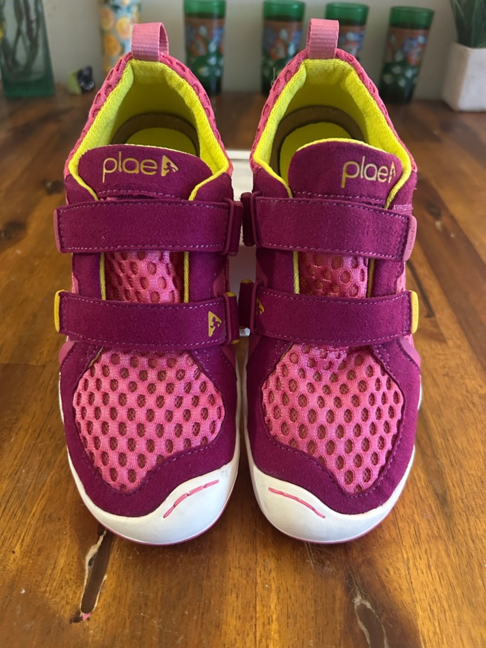 New No Tag PLAE  Kids Magenta and Pink Velcro Athletic Sneakers Yellow Lining: 3